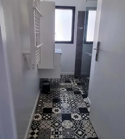 Maison De 2 Chambres A A 700 M De La Plage Avec Jardin Clos Et Wifib 펜션 *
