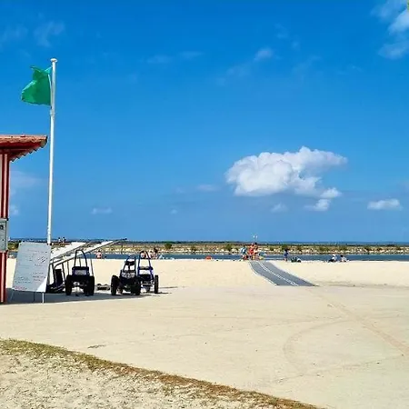 펜션 Maison De 2 Chambres A A 700 M De La Plage Avec Jardin Clos Et Wifib